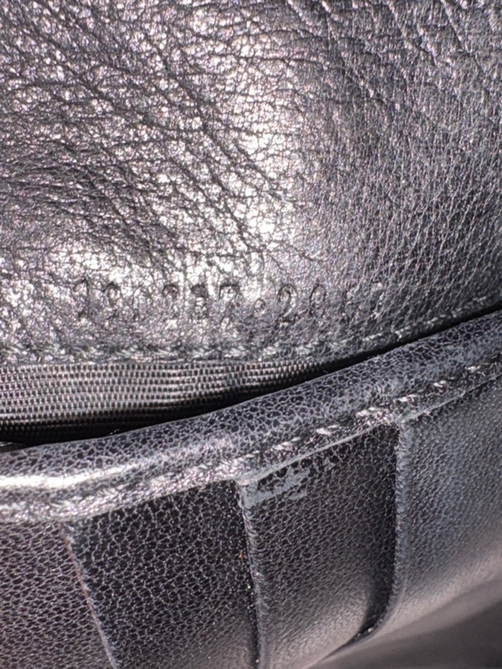 Gucci Black Embossed GG Leather Compact Wallet - Picture 3 of 4